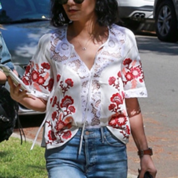 For Love In Lemons Isabella Embroidered Top Size Medium - Picture 2 of 6